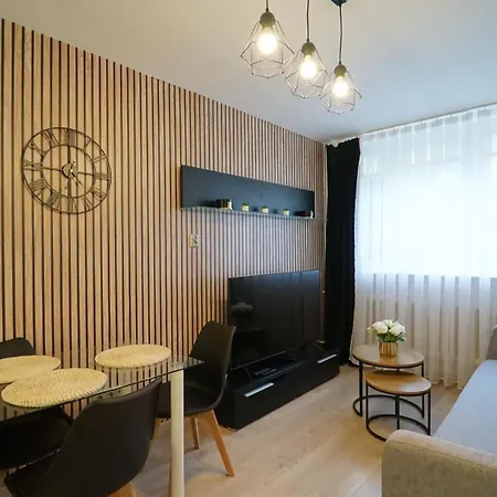 Every Sky Nadrzeczna 10 * كارباش